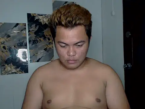 Snapshot of Gayasianzowe chatting on 09.24.25 Gayasianzowe online show from 09.24.25
