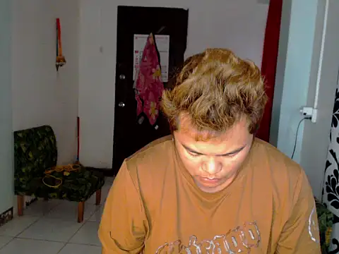 Snapshot of Gayasianzowe chatting on 09.26.25 Gayasianzowe online show from 09.26.25