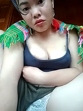 Snapshot of emilyzz chatting on 10.03.25 emilyzz online show from 10.03.25