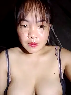 Snapshot of emilyzz chatting on 10.03.25 emilyzz online show from 10.03.25