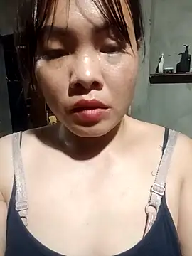 Snapshot of emilyzz chatting on 10.04.25 emilyzz online show from 10.04.25