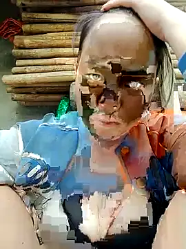 Snapshot of emilyzz chatting on 10.26.25 emilyzz online show from 10.26.25