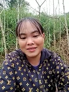 Snapshot of emilyzz chatting on 11.20.25 emilyzz online show from 11.20.25