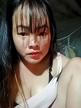 Snapshot of emilyzz chatting on 11.21.25 emilyzz online show from 11.21.25