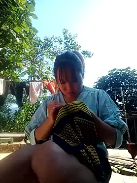 Snapshot of emilyzz chatting on 11.23.25 emilyzz online show from 11.23.25