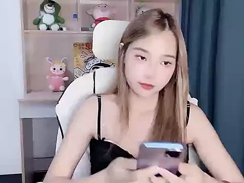 Snapshot of W-Sunflower chatting on 10.03.25 W-Sunflower online show from 10.03.25