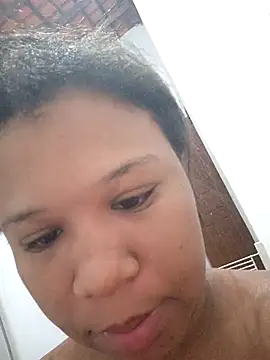 Snapshot of Milenvs chatting on 11.25.25 Milenvs online show from 11.25.25