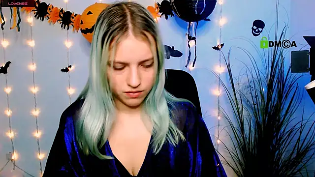 kaela spell  online show from 10.28.25