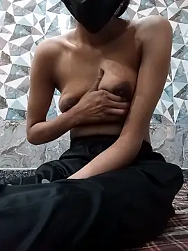 Snapshot of Hotygirl111 chatting on 03.05.26 Hotygirl111 online show from 03.05.26