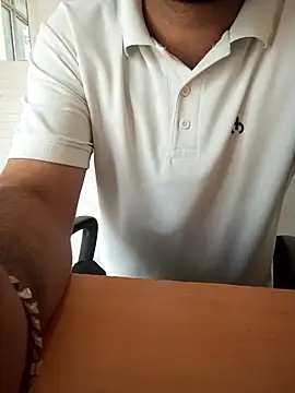 Snapshot of karandeep_Bhagat chatting on 10.01.25 karandeep Bhagat online show from 10.01.25