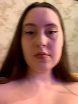 Snapshot of siennsky chatting on 10.21.25 siennsky online show from 10.21.25