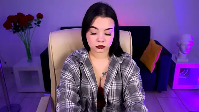 Snapshot of leslierowe_ chatting on 09.18.25 leslierowe  online show from 09.18.25