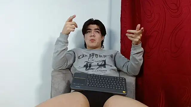 Snapshot of noah_voss chatting on 10.02.25 noah voss online show from 10.02.25