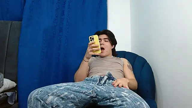 Snapshot of noah_voss chatting on 10.05.25 noah voss online show from 10.05.25