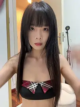 qiqi x online show from 04.28.26