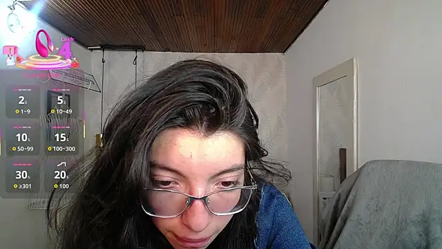 Snapshot of alllyson_ chatting on 10.15.25 alllyson online show from 10.15.25