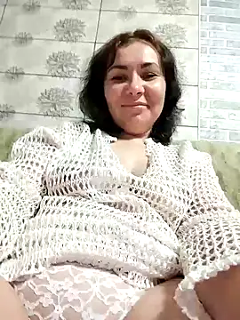 Snapshot of Mia24Blove chatting on 10.18.25 Mia24Blove online show from 10.18.25