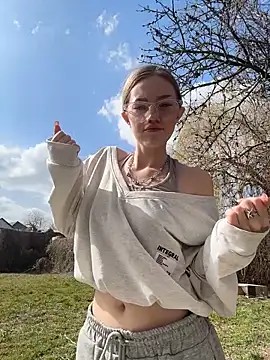 MilaMoone online show from 03.18.26