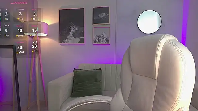 Tiffany Low online show from 10.23.25