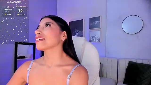 Tiffany Low online show from 01.08.26