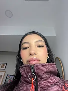Tiffany Low online show from 05.21.26