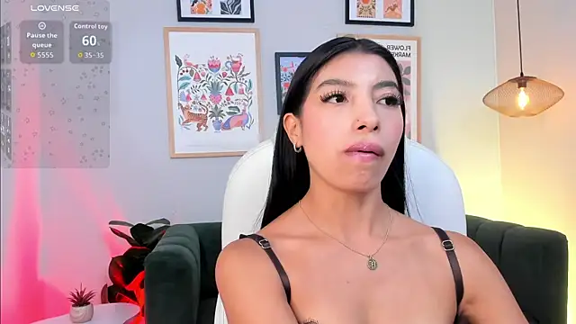 Tiffany Low online show from 06.04.26