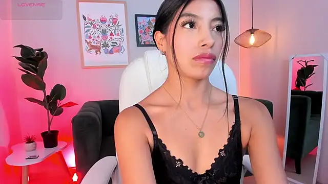 Tiffany Low online show from 06.19.26