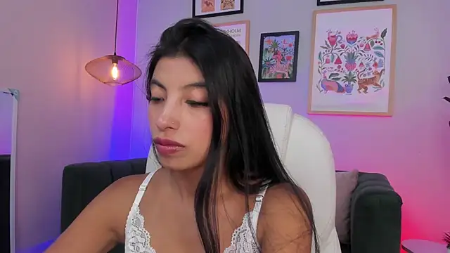 Tiffany Low online show from 07.04.26