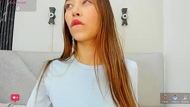 Naomi Rousse online show from 12.03.25