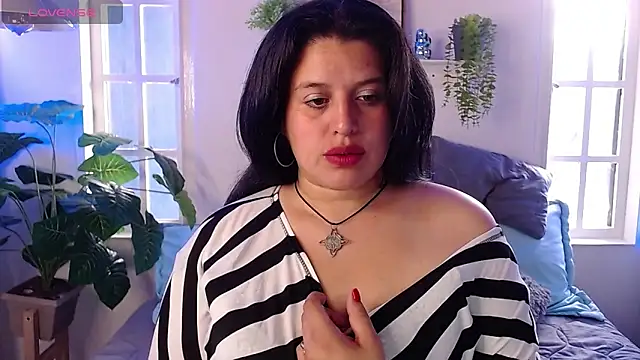 Andrea secret  online show from 10.28.25