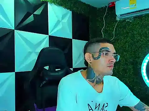 boy tatto777 online show from 09.18.25