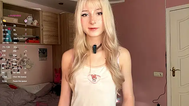 FridaAaberg online show from 11.16.25