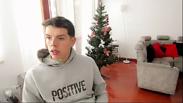 Snapshot of mattebret11 chatting on 11.08.25 mattebret11 online show from 11.08.25