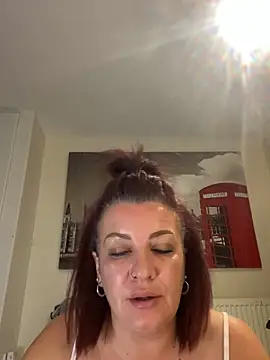 Snapshot of PoppyPrincessxox chatting on 09.28.25 PoppyPrincessxox online show from 09.28.25