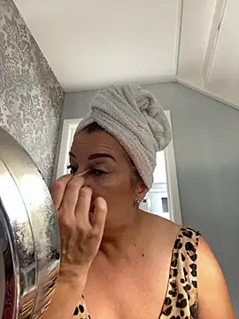 Snapshot of PoppyPrincessxox chatting on 10.02.25 PoppyPrincessxox online show from 10.02.25