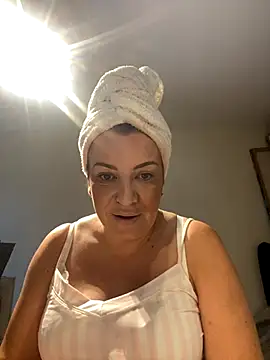 Snapshot of PoppyPrincessxox chatting on 10.03.25 PoppyPrincessxox online show from 10.03.25