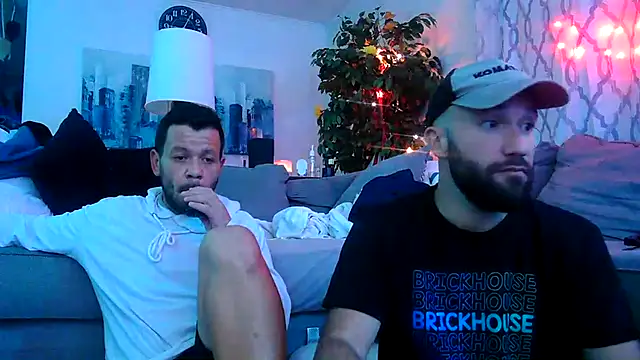 Snapshot of versatilevortex chatting on 09.16.25 versatilevortex online show from 09.16.25