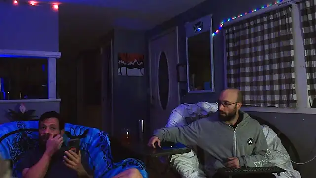 Snapshot of versatilevortex chatting on 10.10.25 versatilevortex online show from 10.10.25