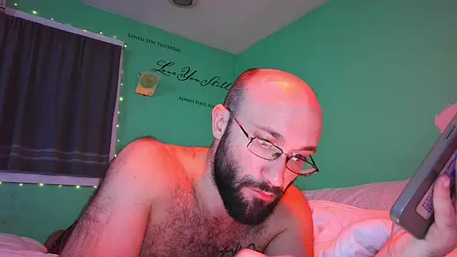 Snapshot of versatilevortex chatting on 10.15.25 versatilevortex online show from 10.15.25