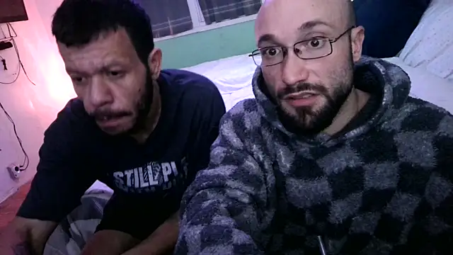 Snapshot of versatilevortex chatting on 10.28.25 versatilevortex online show from 10.28.25