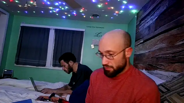 Snapshot of versatilevortex chatting on 10.29.25 versatilevortex online show from 10.29.25