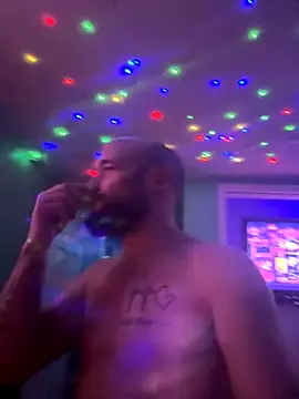 Snapshot of versatilevortex chatting on 10.30.25 versatilevortex online show from 10.30.25