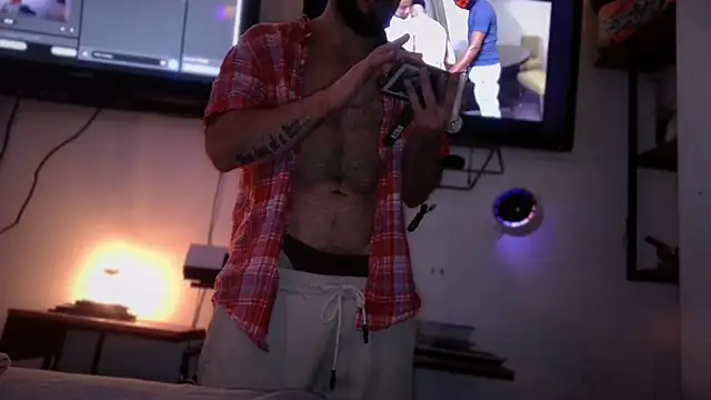 Snapshot of versatilevortex chatting on 11.28.25 versatilevortex online show from 11.28.25