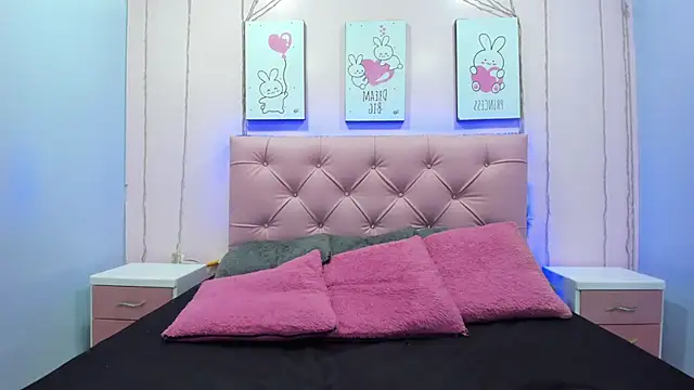 Issaa Tyler online show from 10.16.25