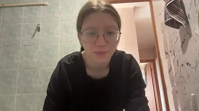 Snapshot of MargarettNewbie chatting on 09.20.25 MargarettNewbie online show from 09.20.25