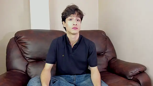 Snapshot of Xam_Collen chatting on 11.21.25 Xam Collen online show from 11.21.25