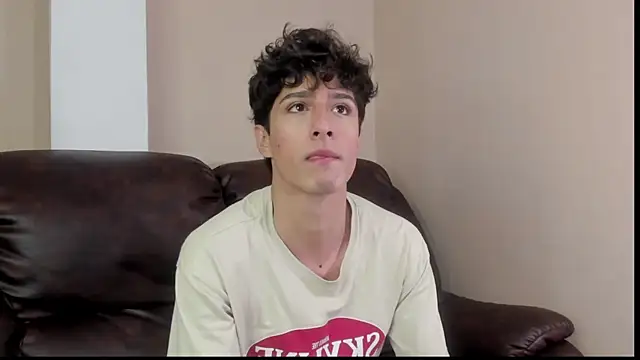 Snapshot of Xam_Collen chatting on 12.02.25 Xam Collen online show from 12.02.25