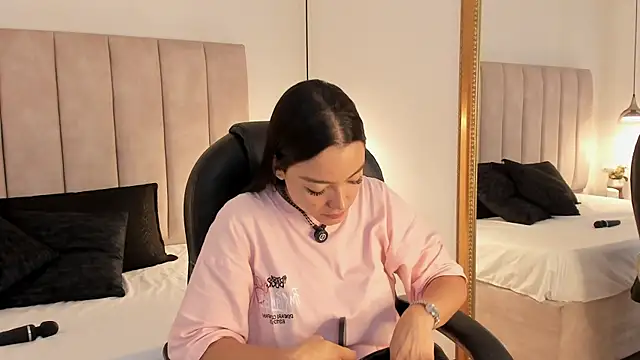 Megan-8 online show from 04.10.26