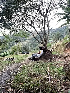 Snapshot of sky-wolves chatting on 09.17.25 sky-wolves online show from 09.17.25