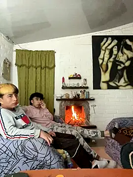 Snapshot of sky-wolves chatting on 09.25.25 sky-wolves online show from 09.25.25